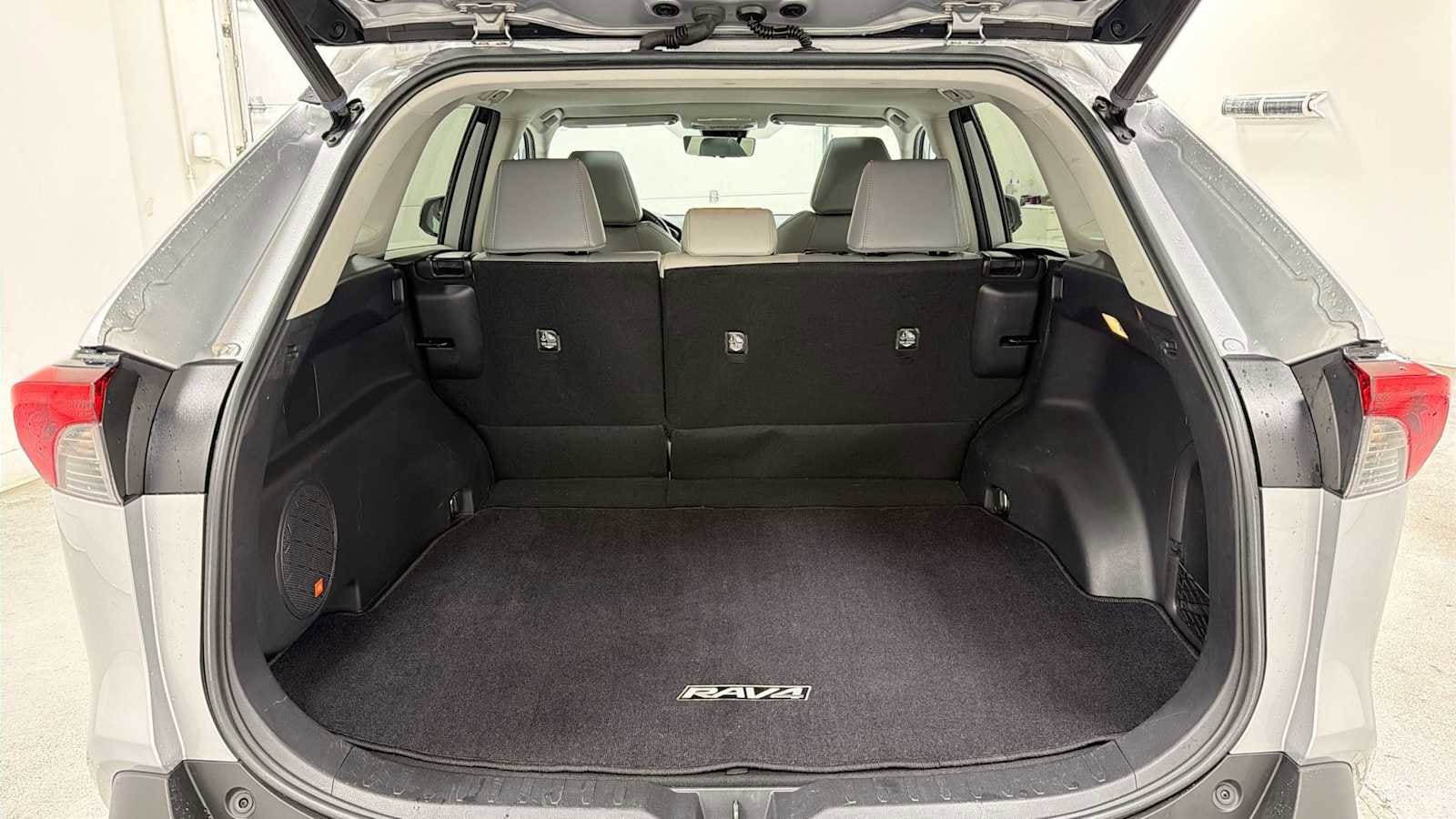 Thumbnail: 2021 Toyota RAV4 - 28