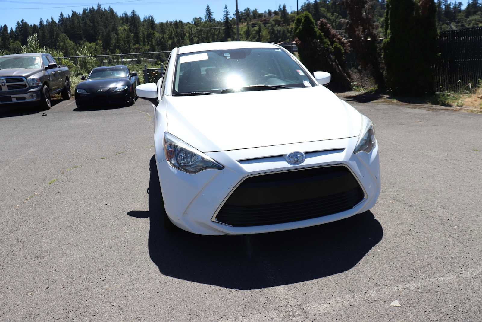 Thumbnail: 2017 Toyota Yaris iA - 3