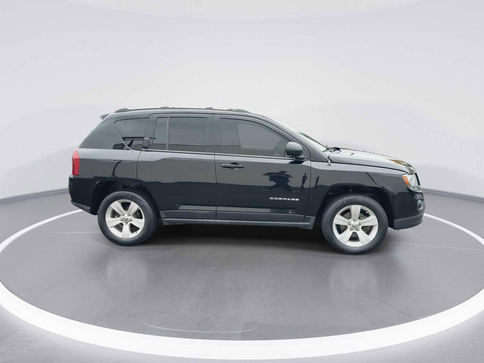Thumbnail: 2016 Jeep Compass - 9