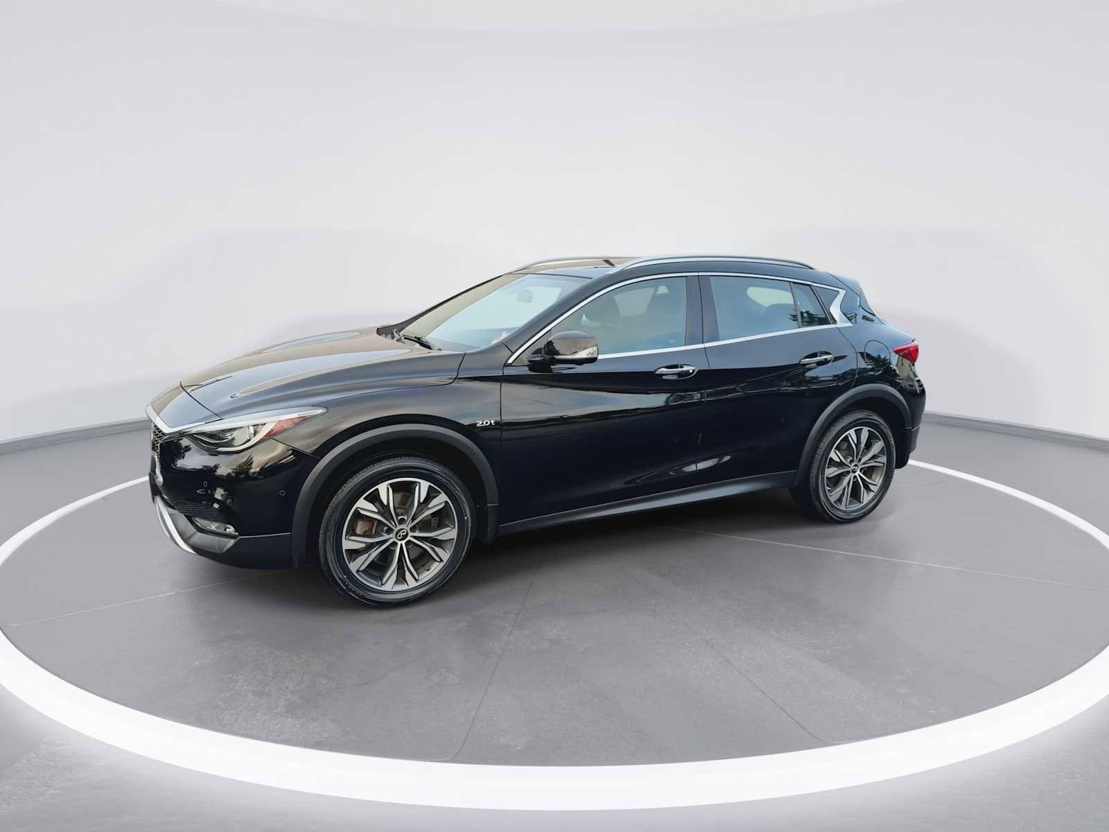 Thumbnail: 2018 INFINITI QX30 - 4