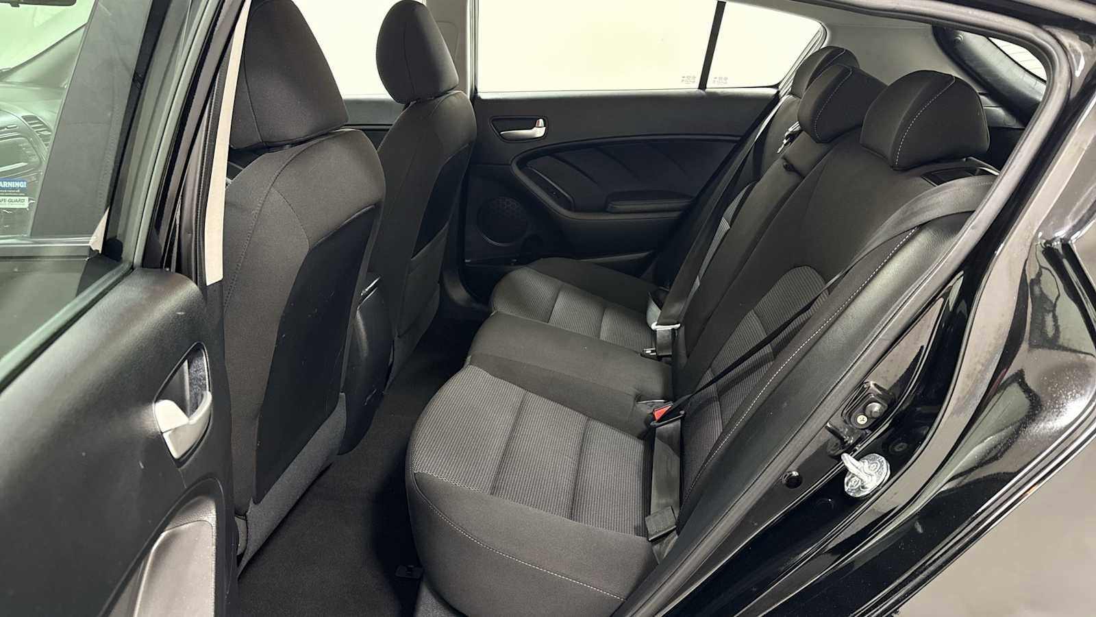 Thumbnail: 2017 Kia Forte - 24