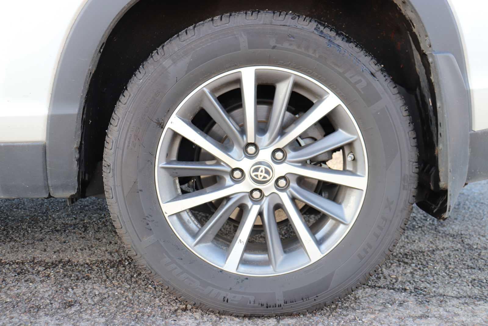 Thumbnail: 2019 Toyota Highlander - 9