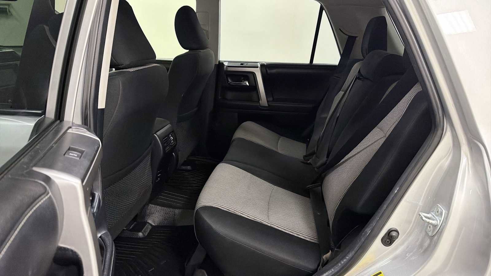 Thumbnail: 2016 Toyota 4Runner - 24