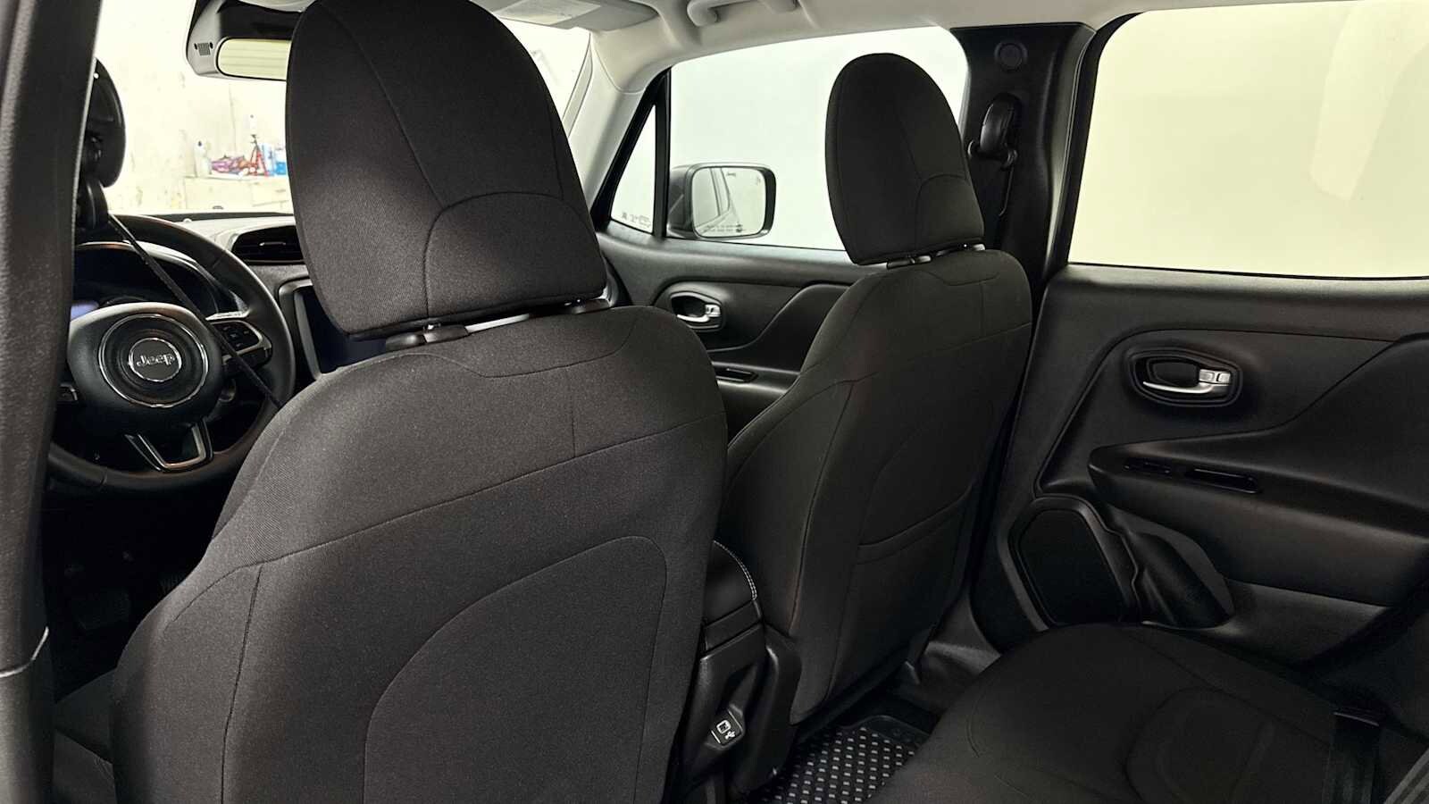 Thumbnail: 2022 Jeep Renegade - 25