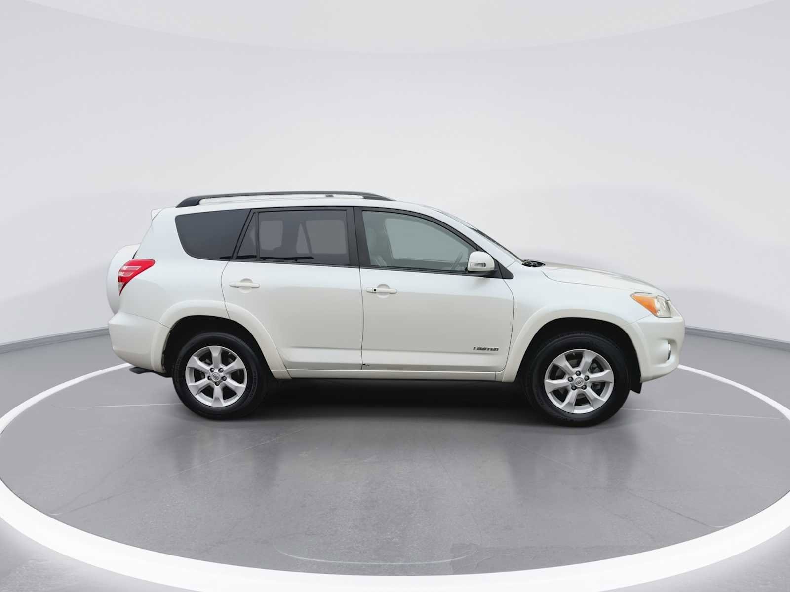 Thumbnail: 2009 Toyota RAV4 - 9