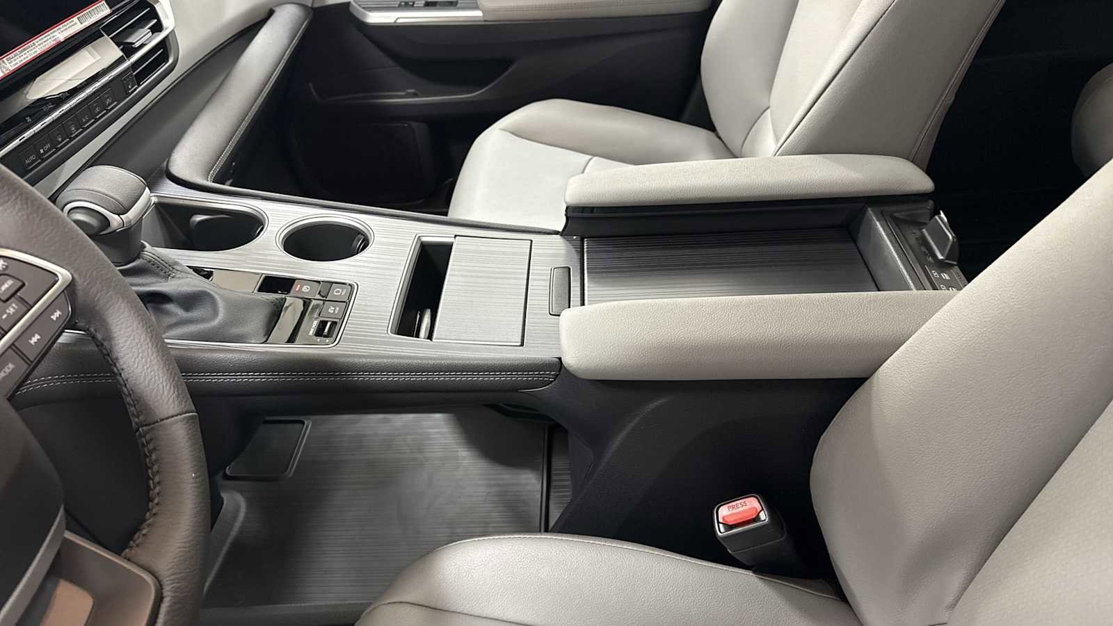 Thumbnail: 2025 Toyota Sienna - 23