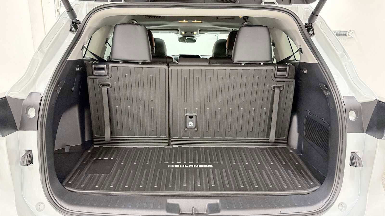 Thumbnail: 2026 Toyota Highlander - 29