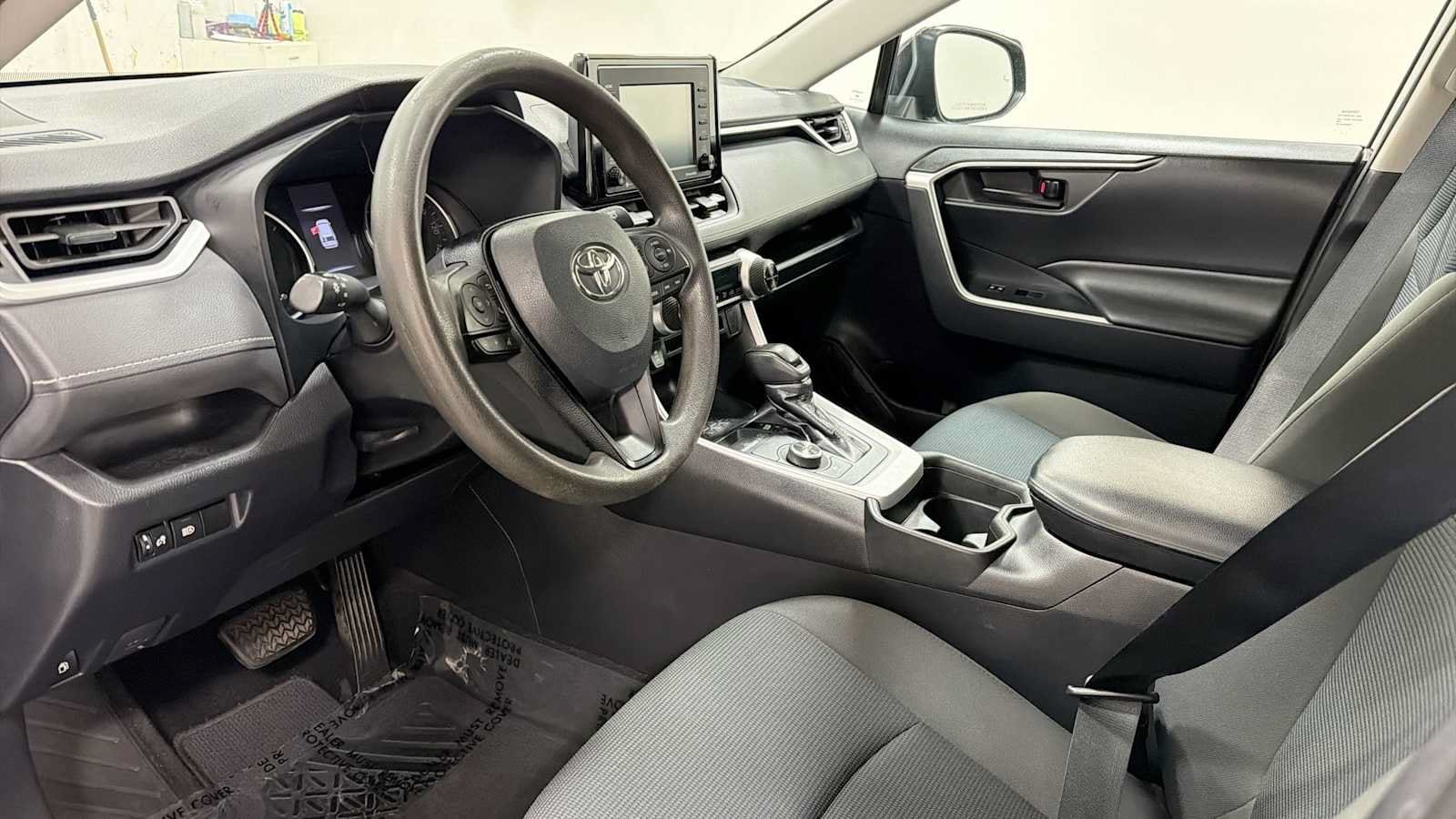 Thumbnail: 2021 Toyota RAV4 - 12