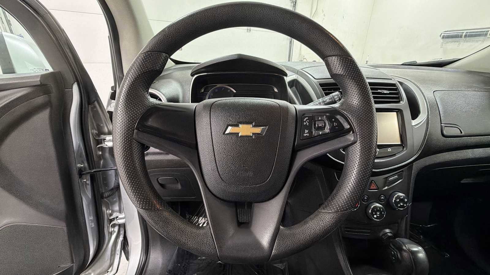 Thumbnail: 2016 Chevrolet Trax - 16