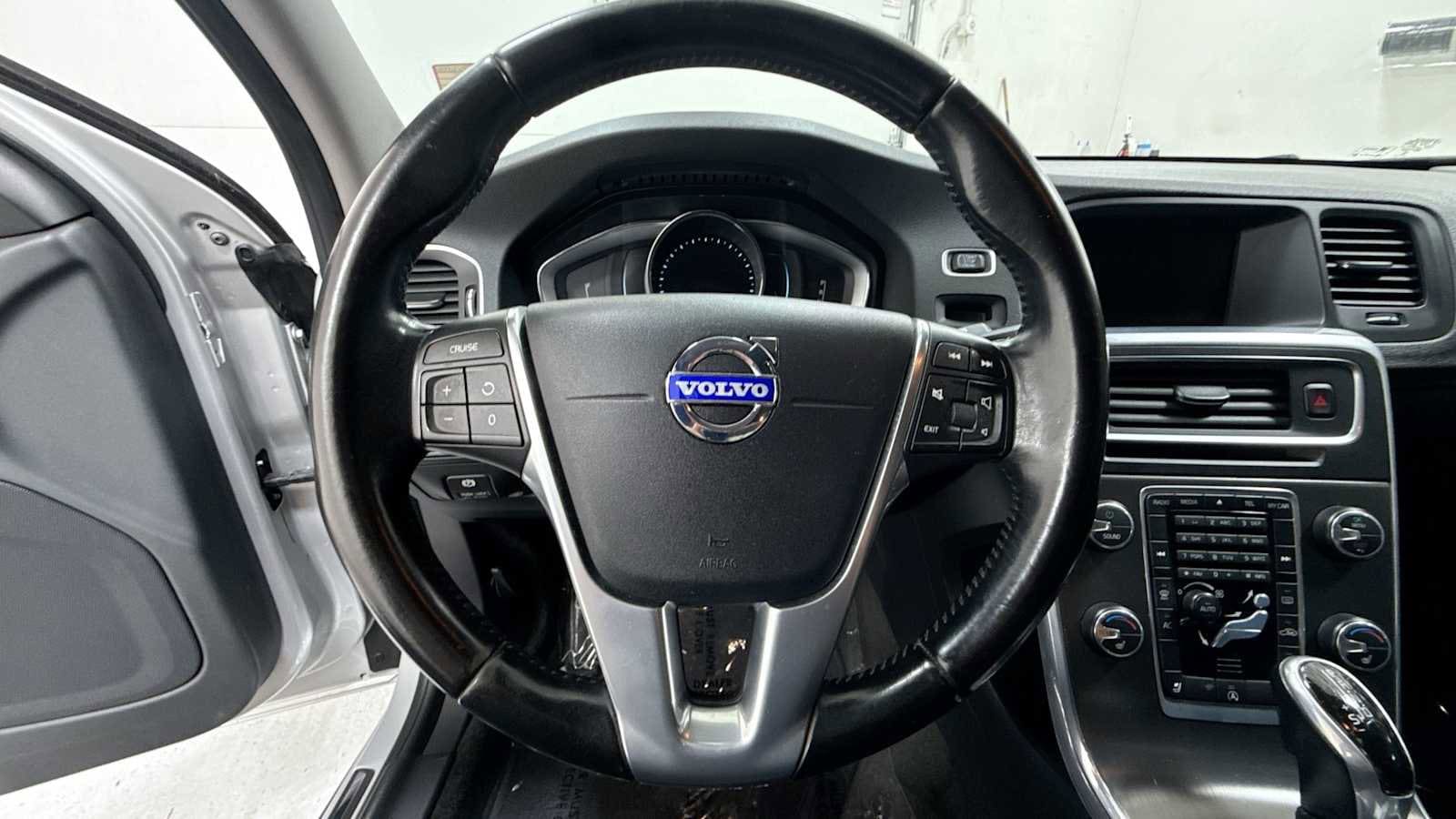 Thumbnail: 2015 Volvo S60 - 16