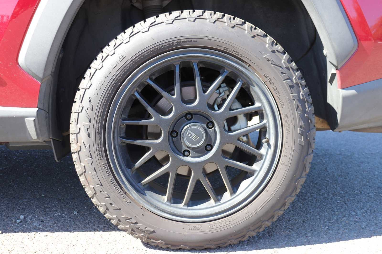 Thumbnail: 2021 Toyota RAV4 - 9