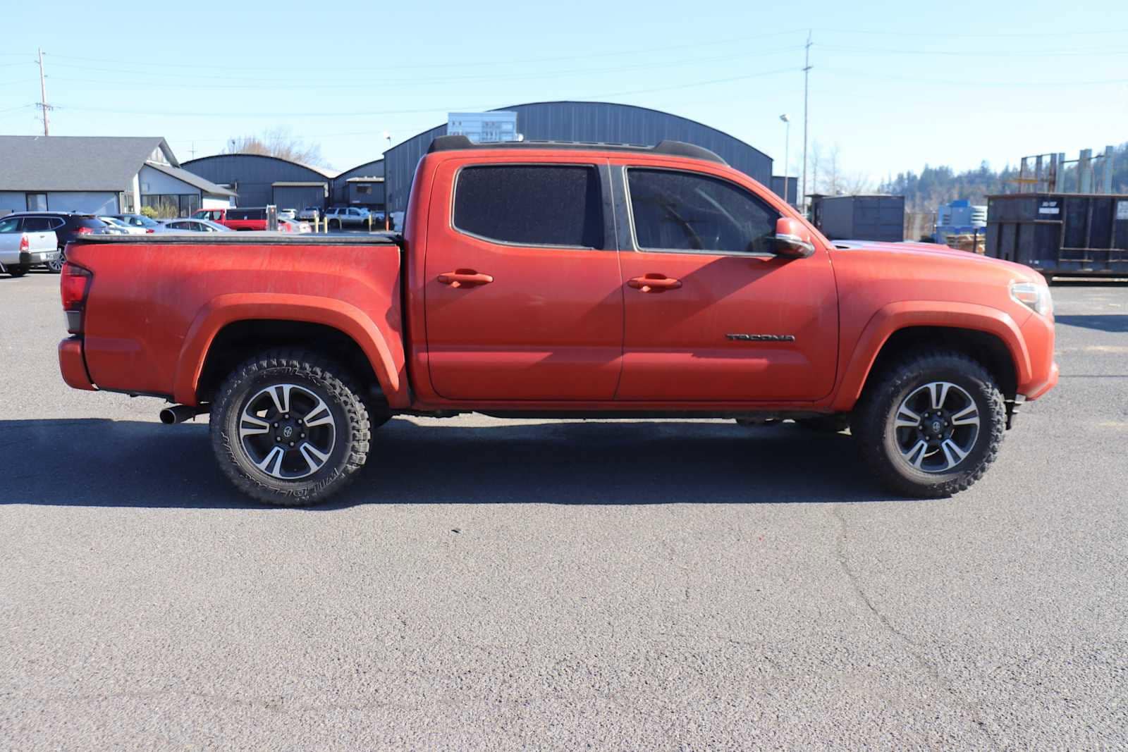 Thumbnail: 2018 Toyota Tacoma - 4