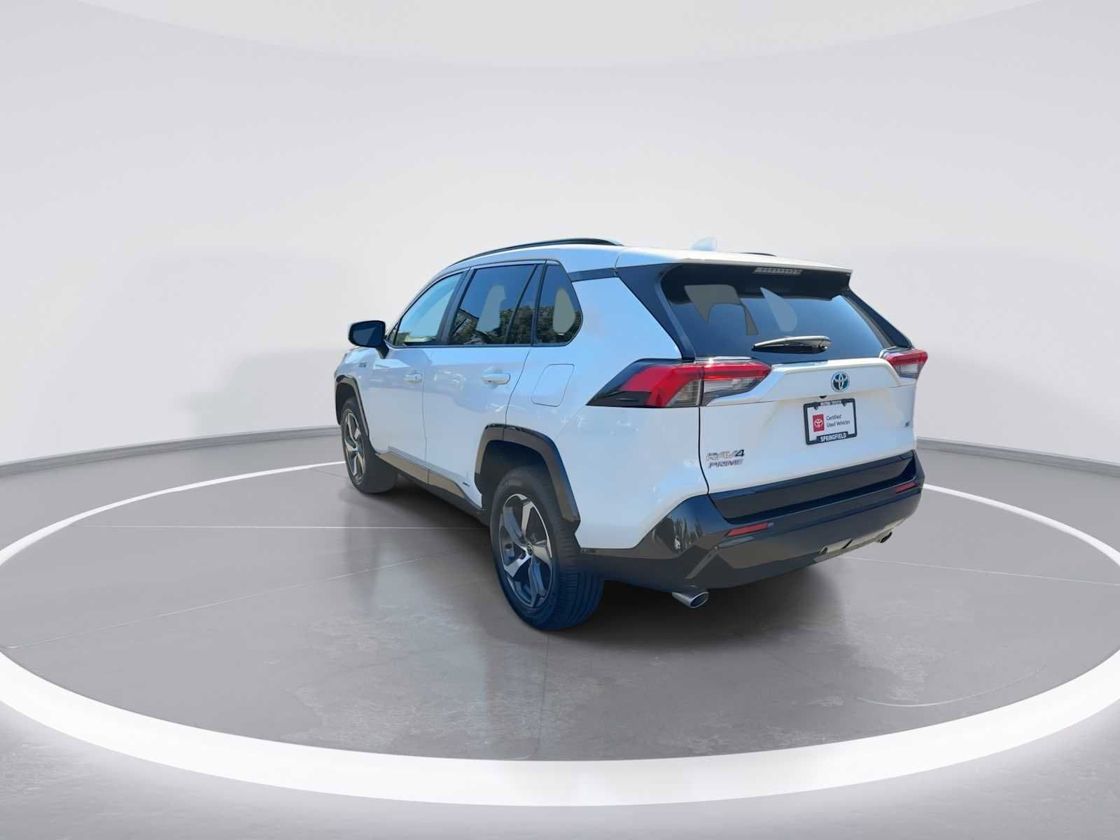 Thumbnail: 2021 Toyota RAV4 - 6