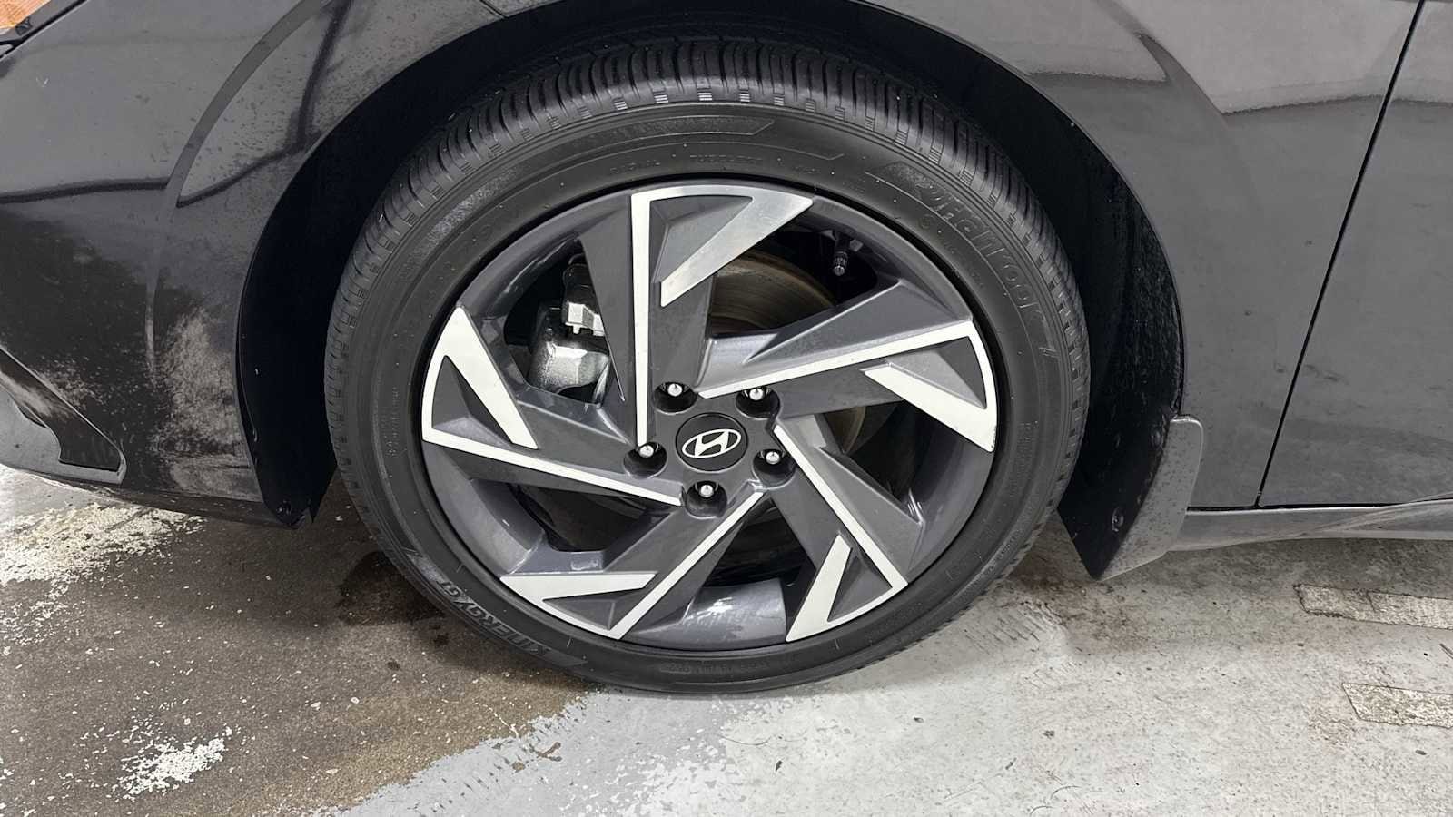 Thumbnail: 2025 Hyundai Elantra - 10