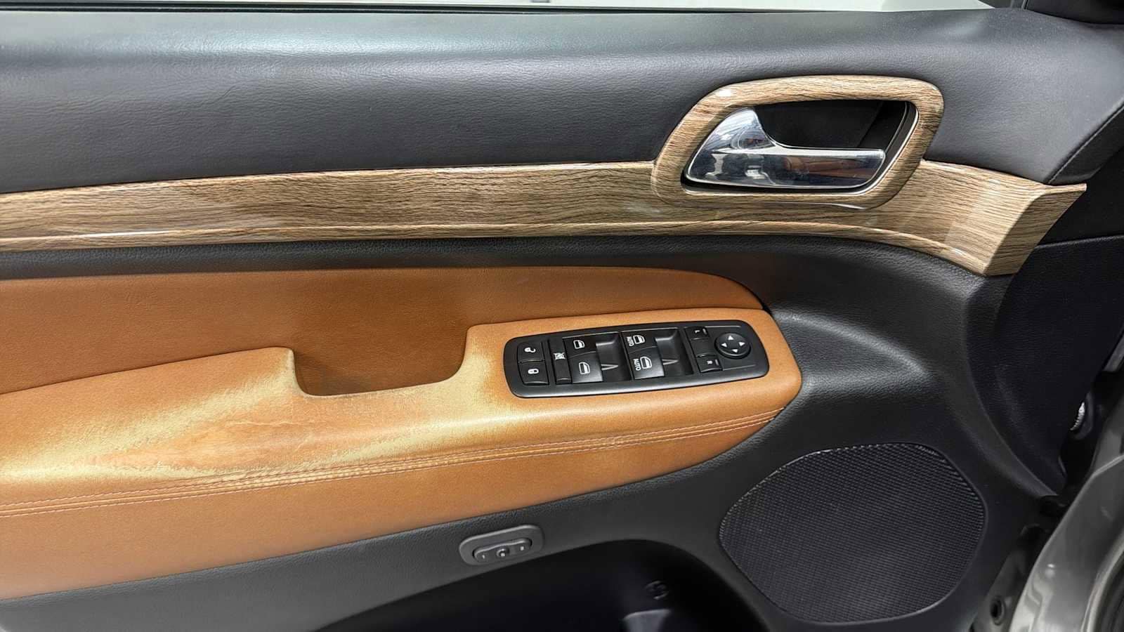 Thumbnail: 2013 Jeep Grand Cherokee - 15