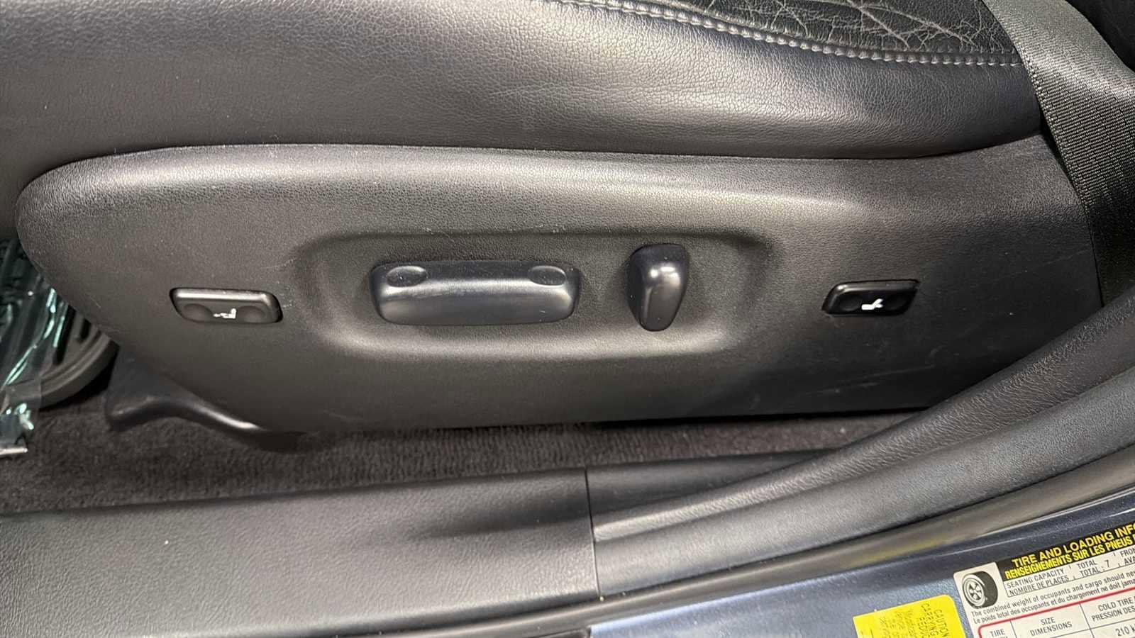 Thumbnail: 2011 Toyota Highlander - 14