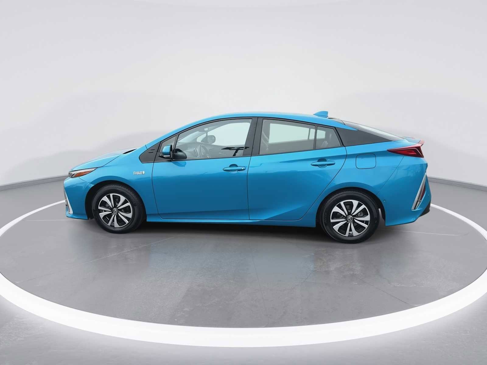 Thumbnail: 2017 Toyota Prius Prime - 5