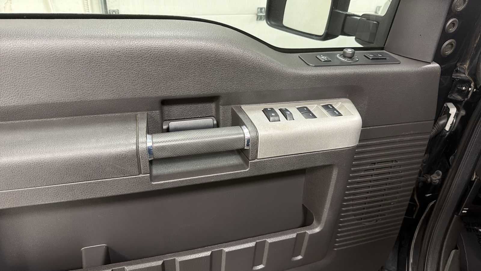 Thumbnail: 2015 Ford F-350 - 15