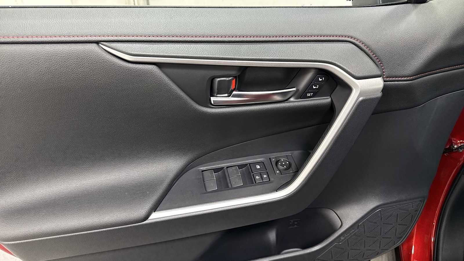 Thumbnail: 2025 Toyota RAV4 - 15