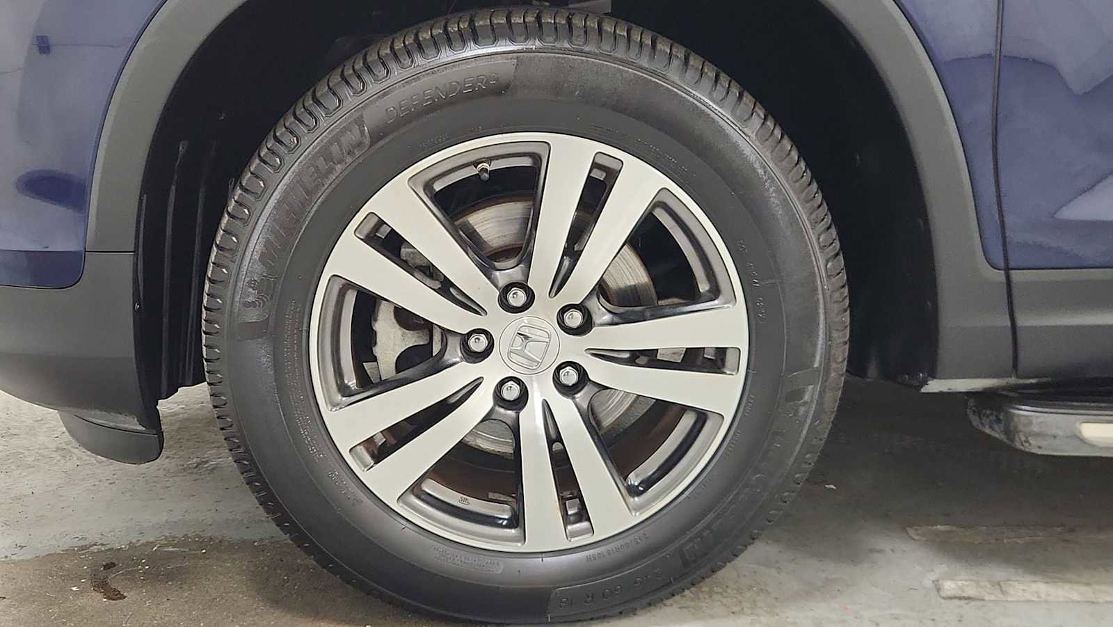 Thumbnail: 2017 Honda Pilot - 10