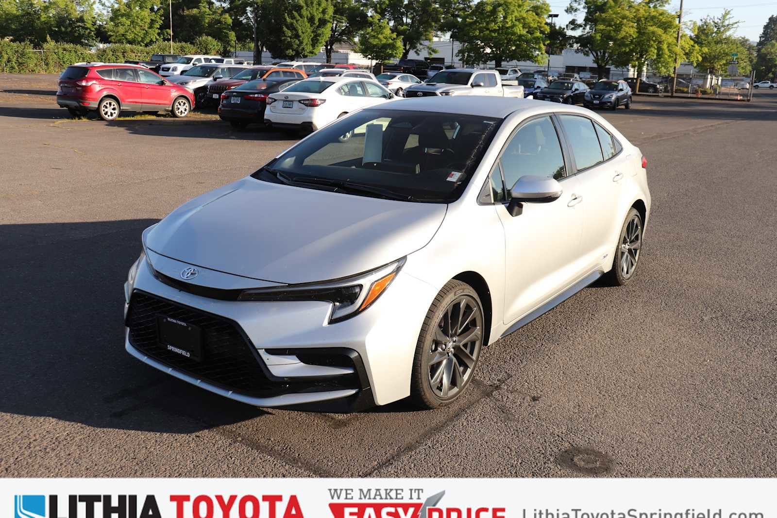 2026 Toyota Corolla SE Hybrid CVT AWD's photo