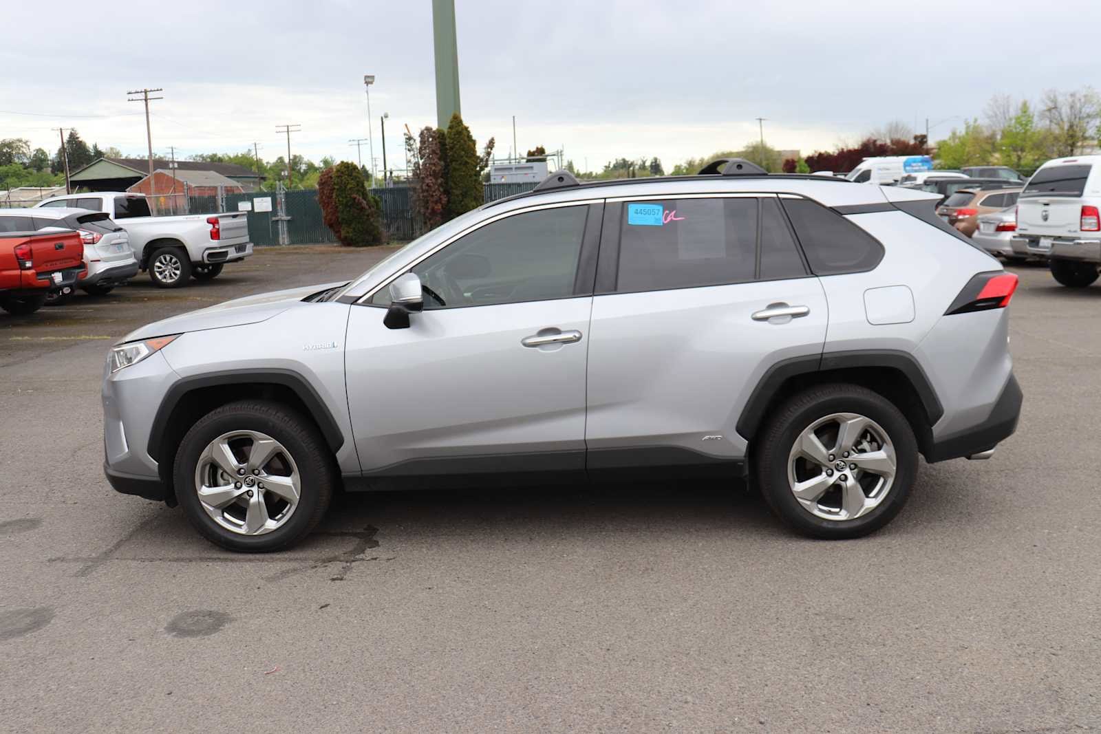 Thumbnail: 2019 Toyota RAV4 - 8