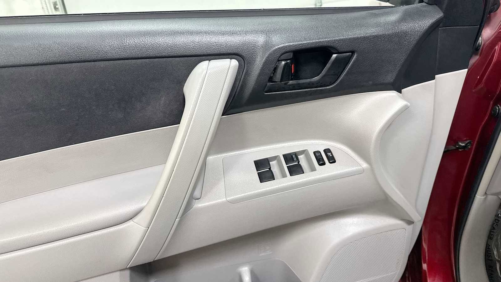 Thumbnail: 2008 Toyota Highlander - 15