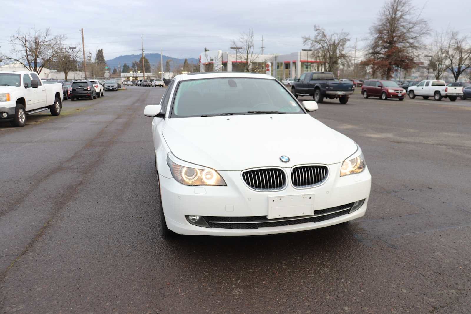 Thumbnail: 2010 BMW 5 Series - 3