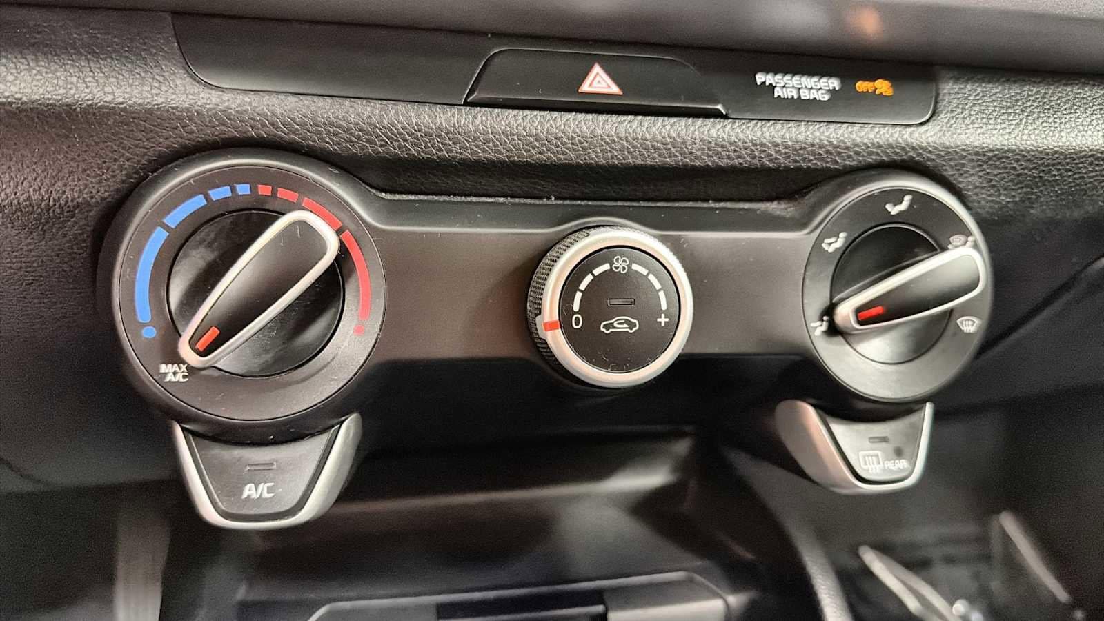 Thumbnail: 2022 Kia Rio - 20