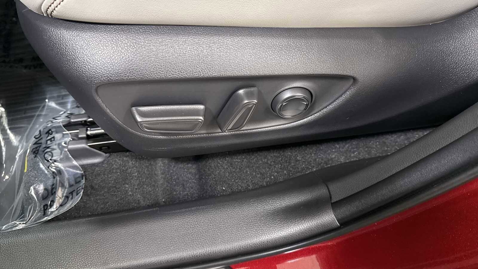 Thumbnail: 2025 Toyota RAV4 - 14