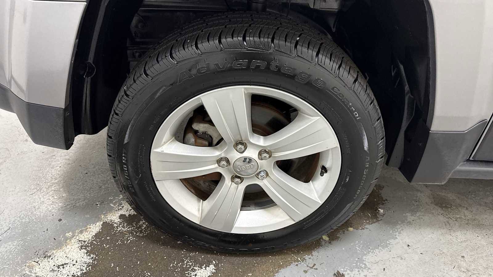 Thumbnail: 2014 Jeep Patriot - 10