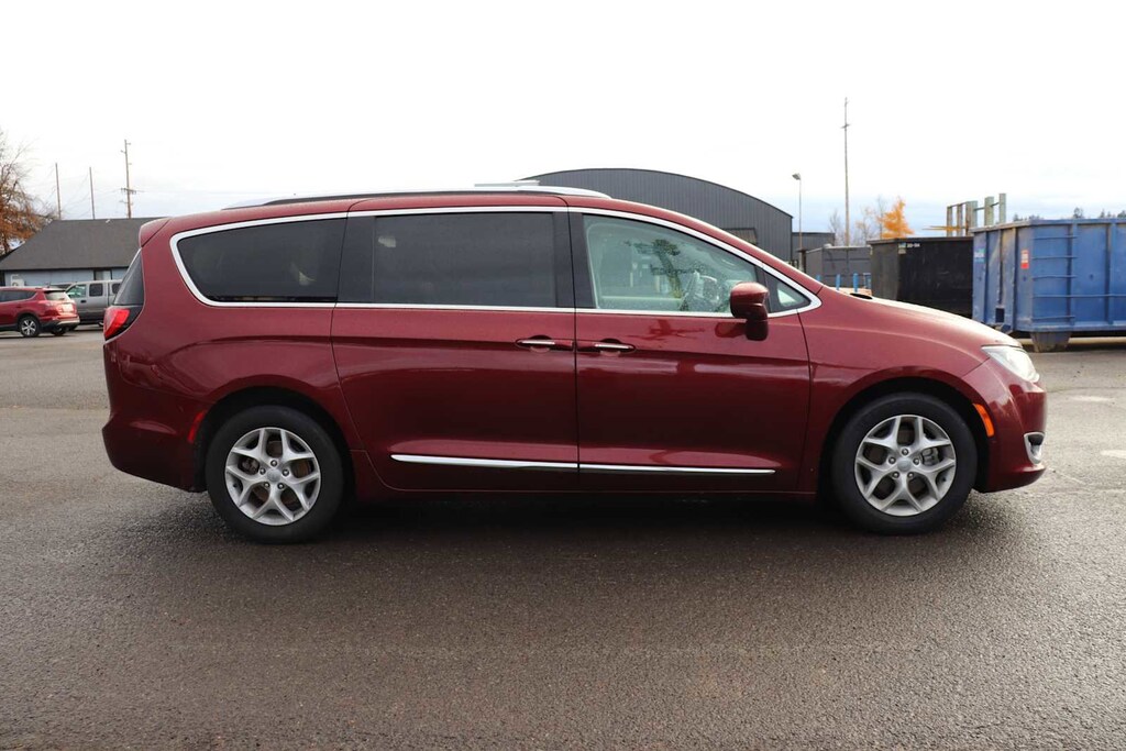 Used 2017 Chrysler Pacifica Touring-L Plus Van