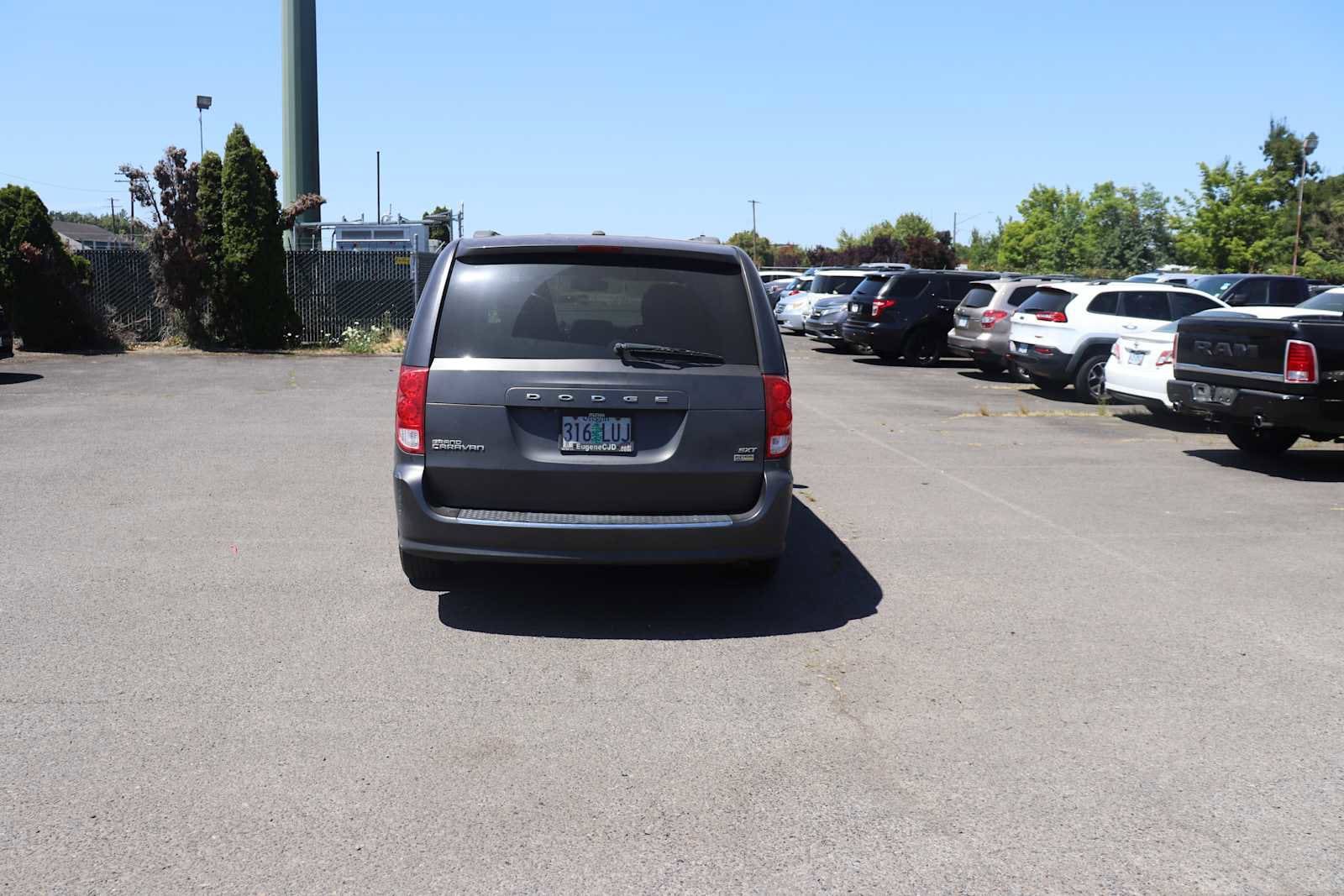 Thumbnail: 2018 Dodge Grand Caravan - 6