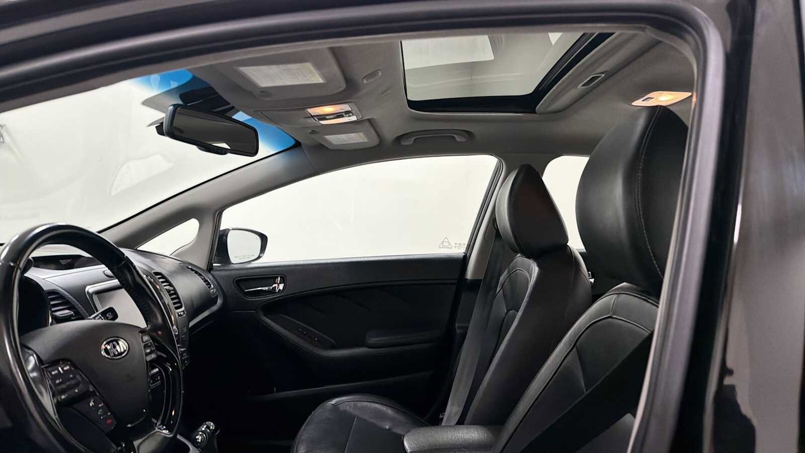 Thumbnail: 2017 Kia Forte - 23