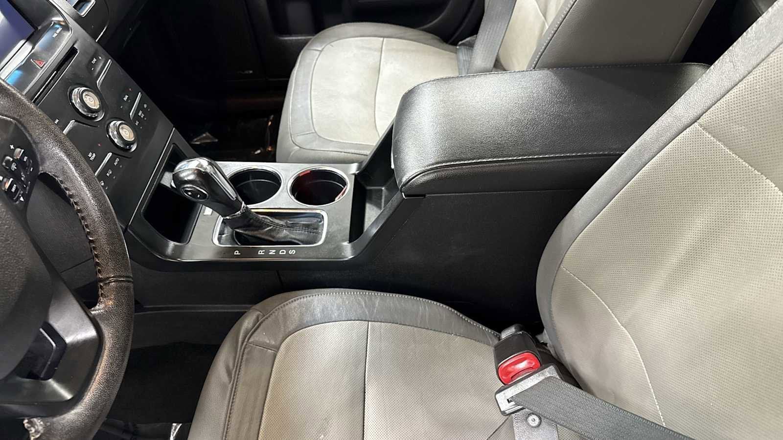 Thumbnail: 2016 Ford Flex - 23