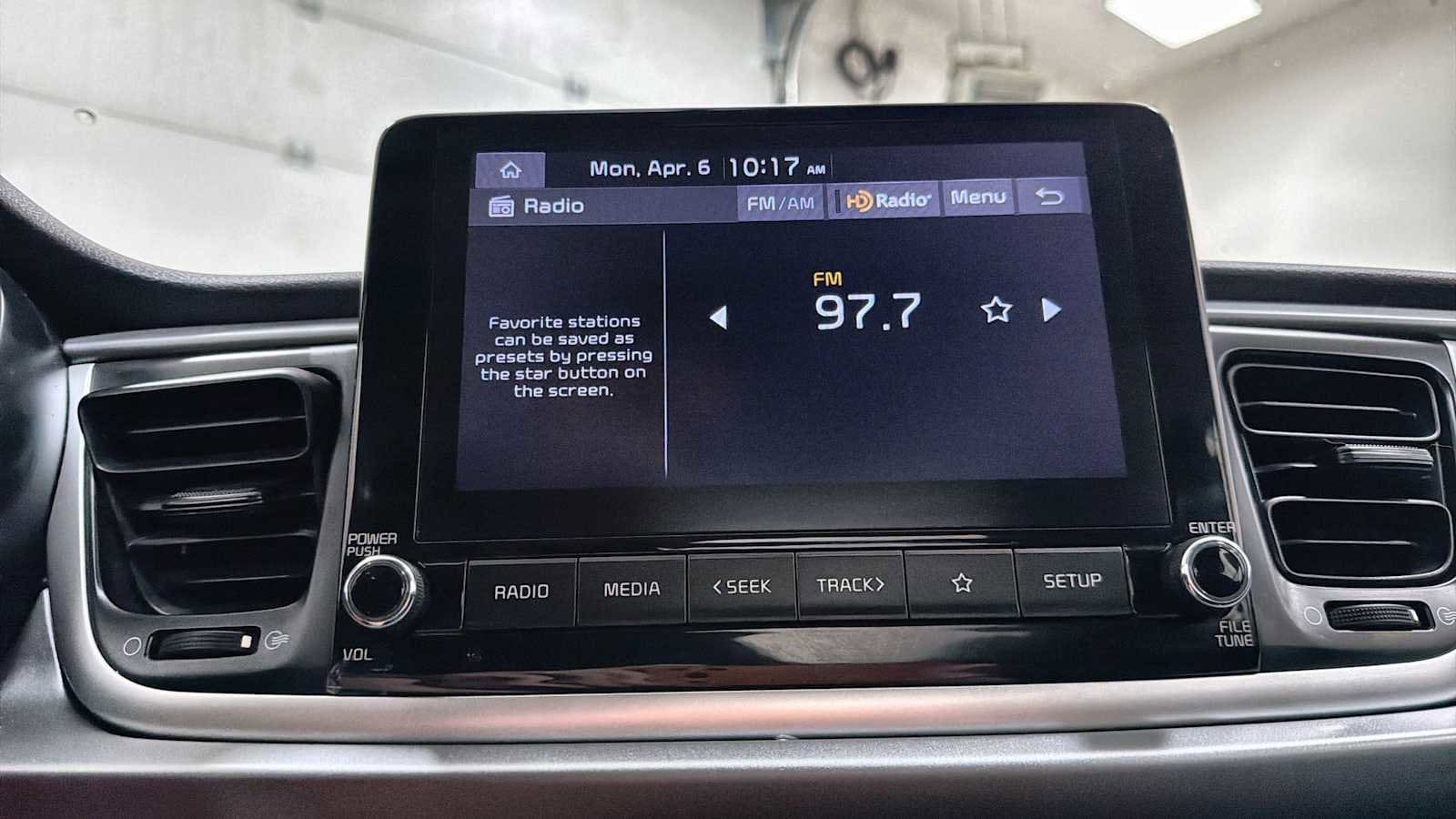 Thumbnail: 2022 Kia Rio - 18