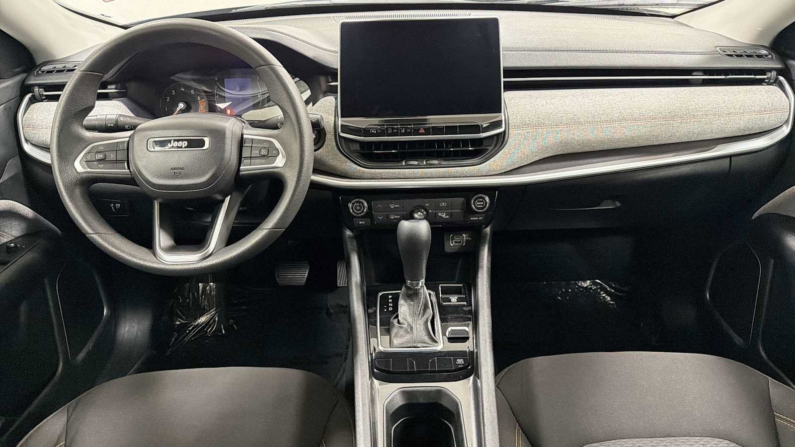 Thumbnail: 2022 Jeep Compass - 25