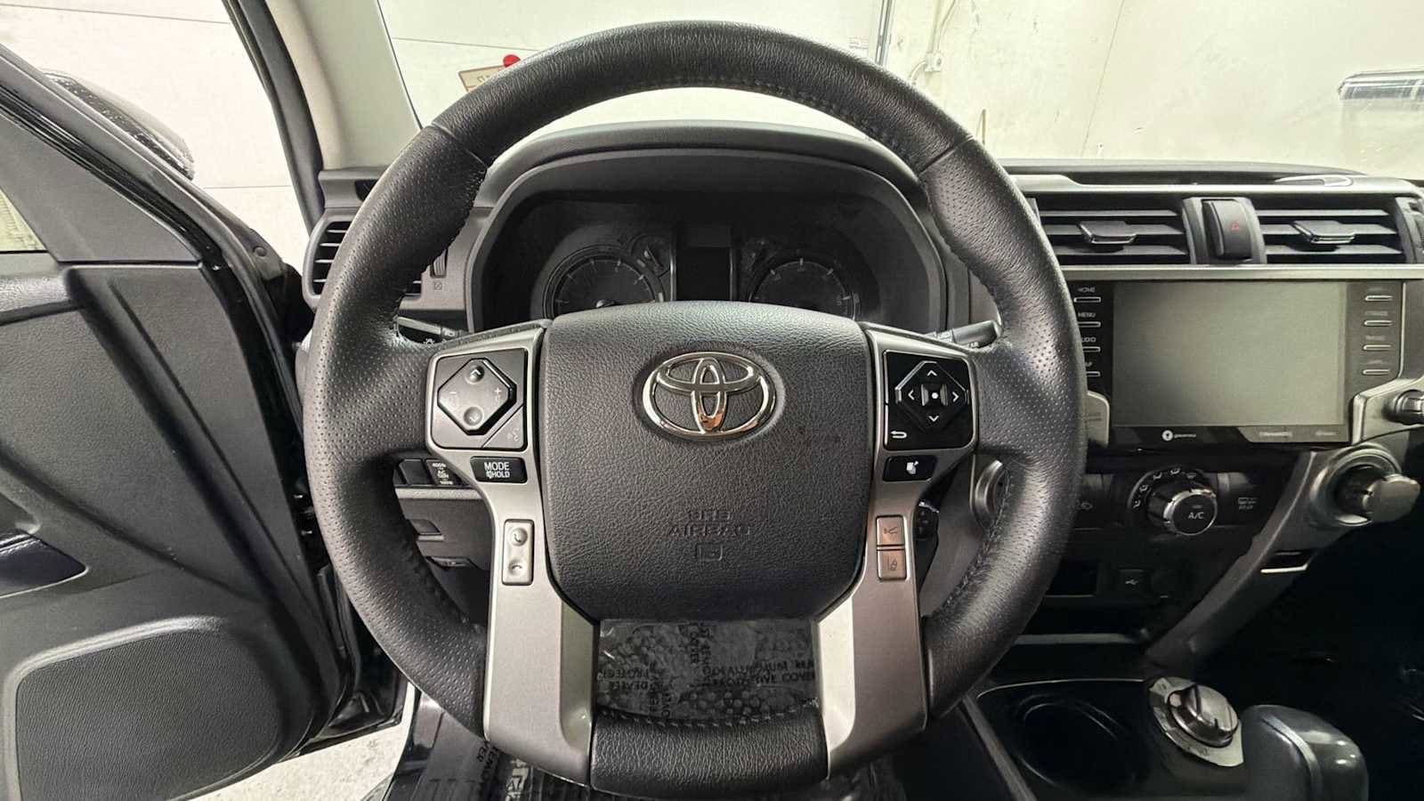 Thumbnail: 2020 Toyota 4Runner - 16