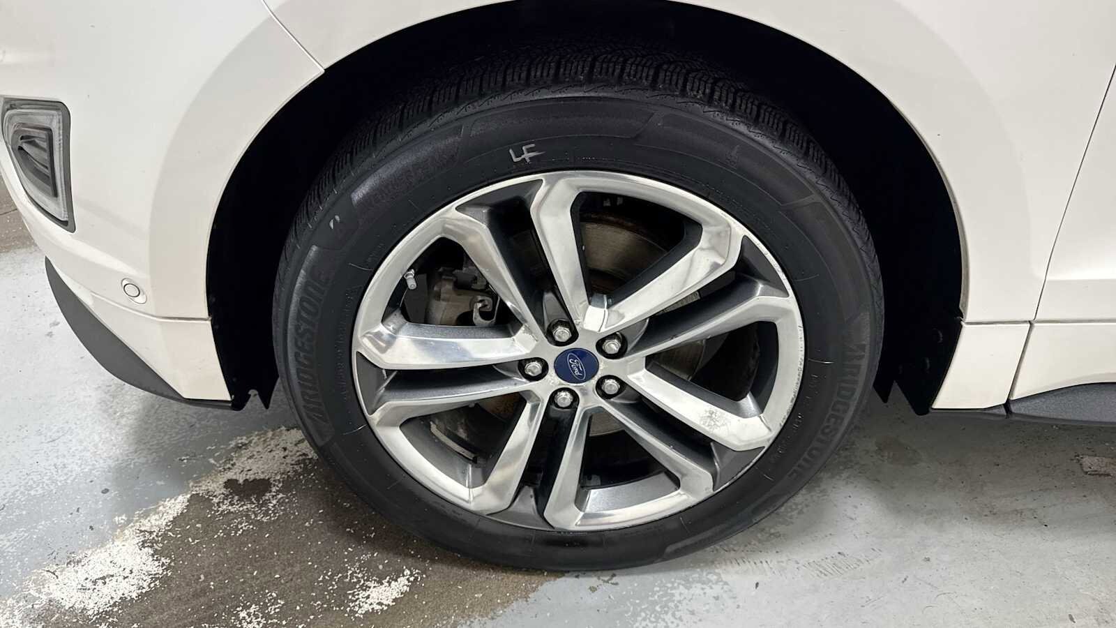 Thumbnail: 2015 Ford Edge - 10