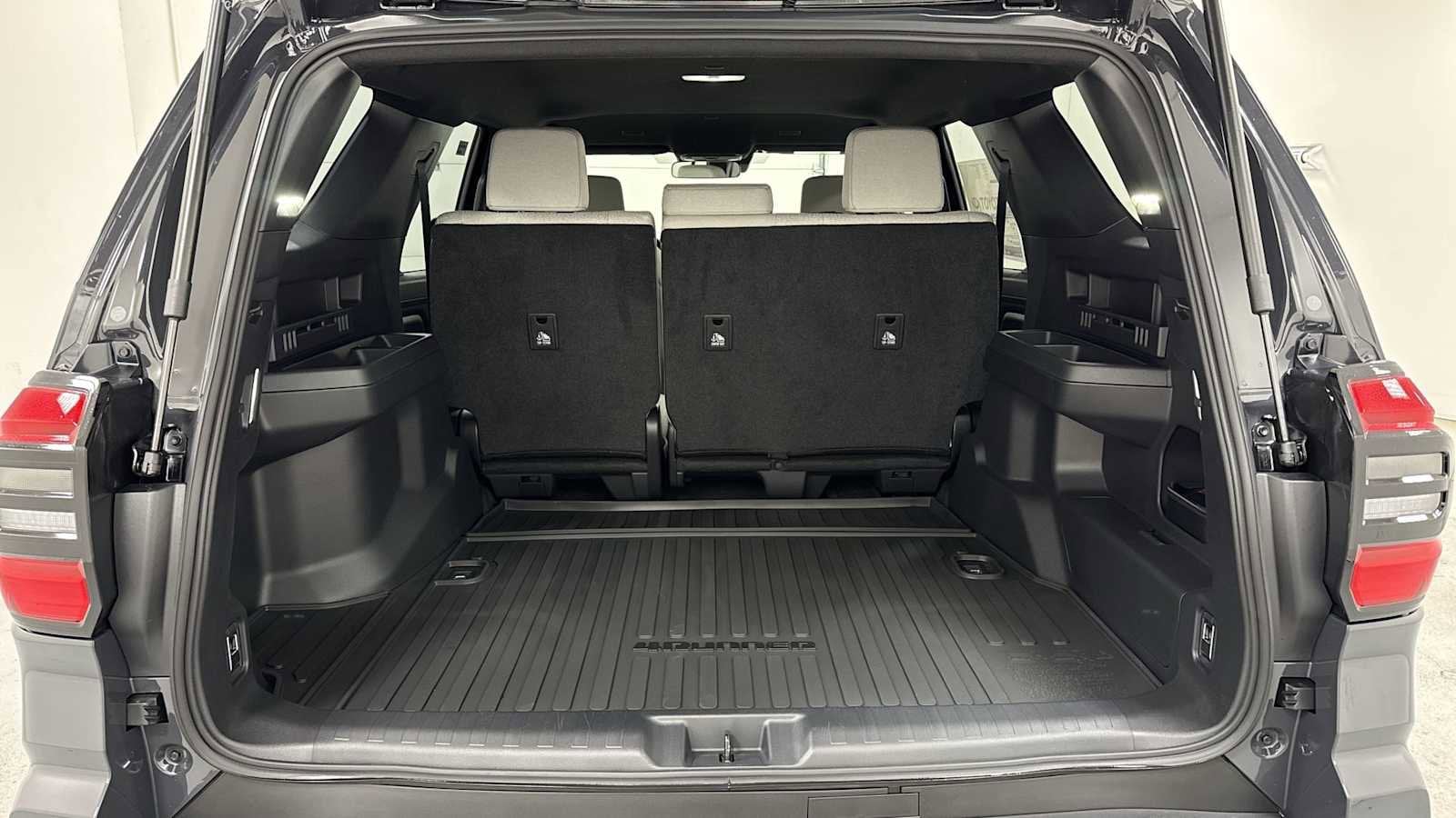 Thumbnail: 2025 Toyota 4Runner - 27