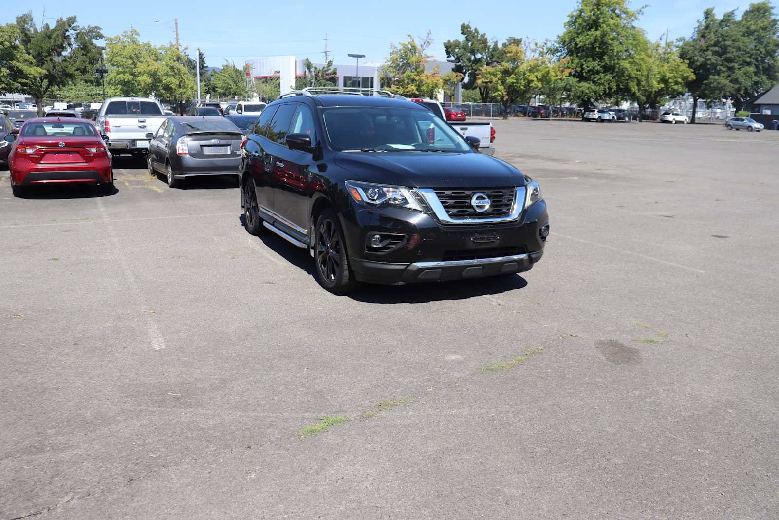 Thumbnail: 2017 Nissan Pathfinder - 3