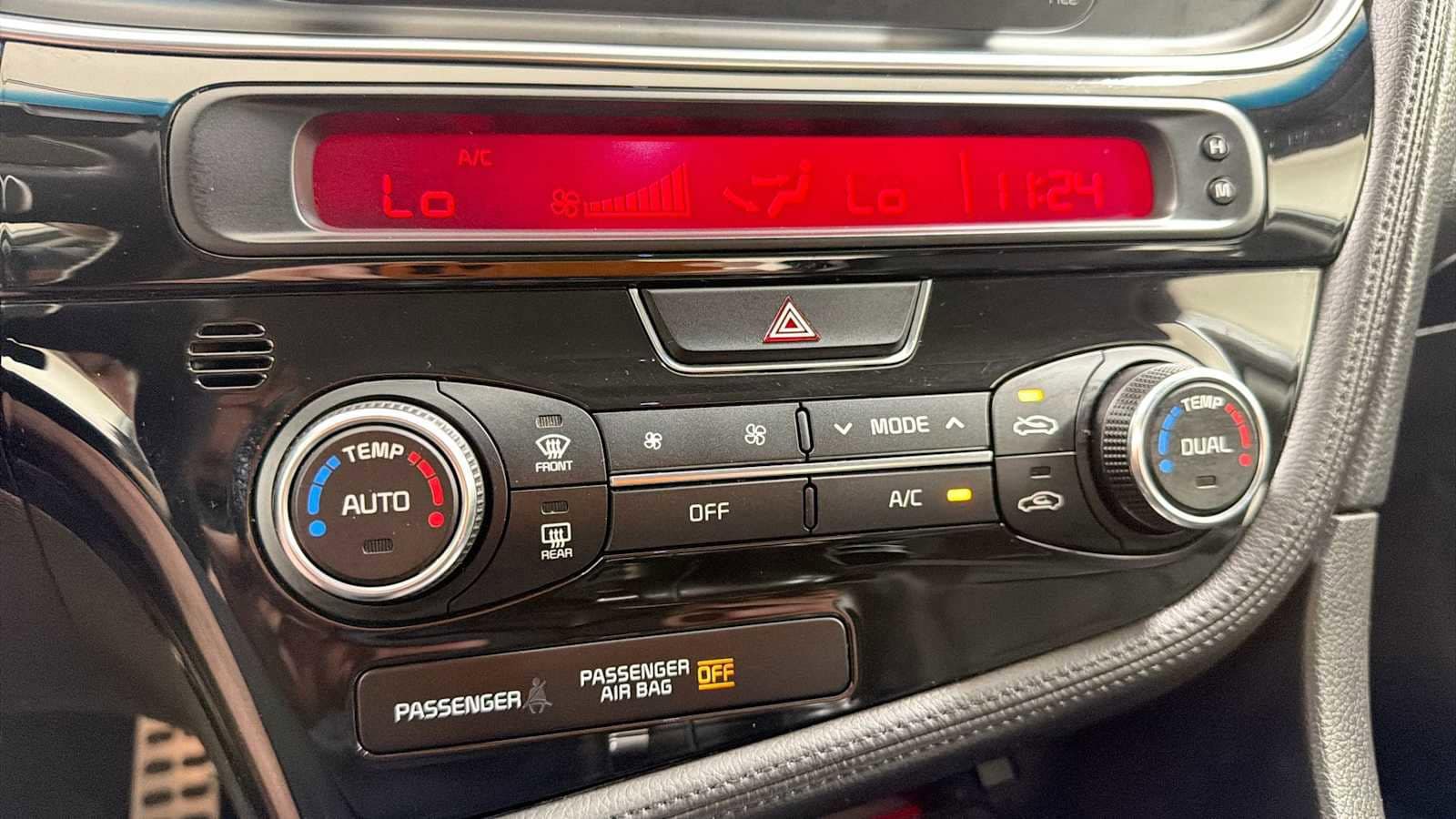 Thumbnail: 2014 Kia Optima - 18
