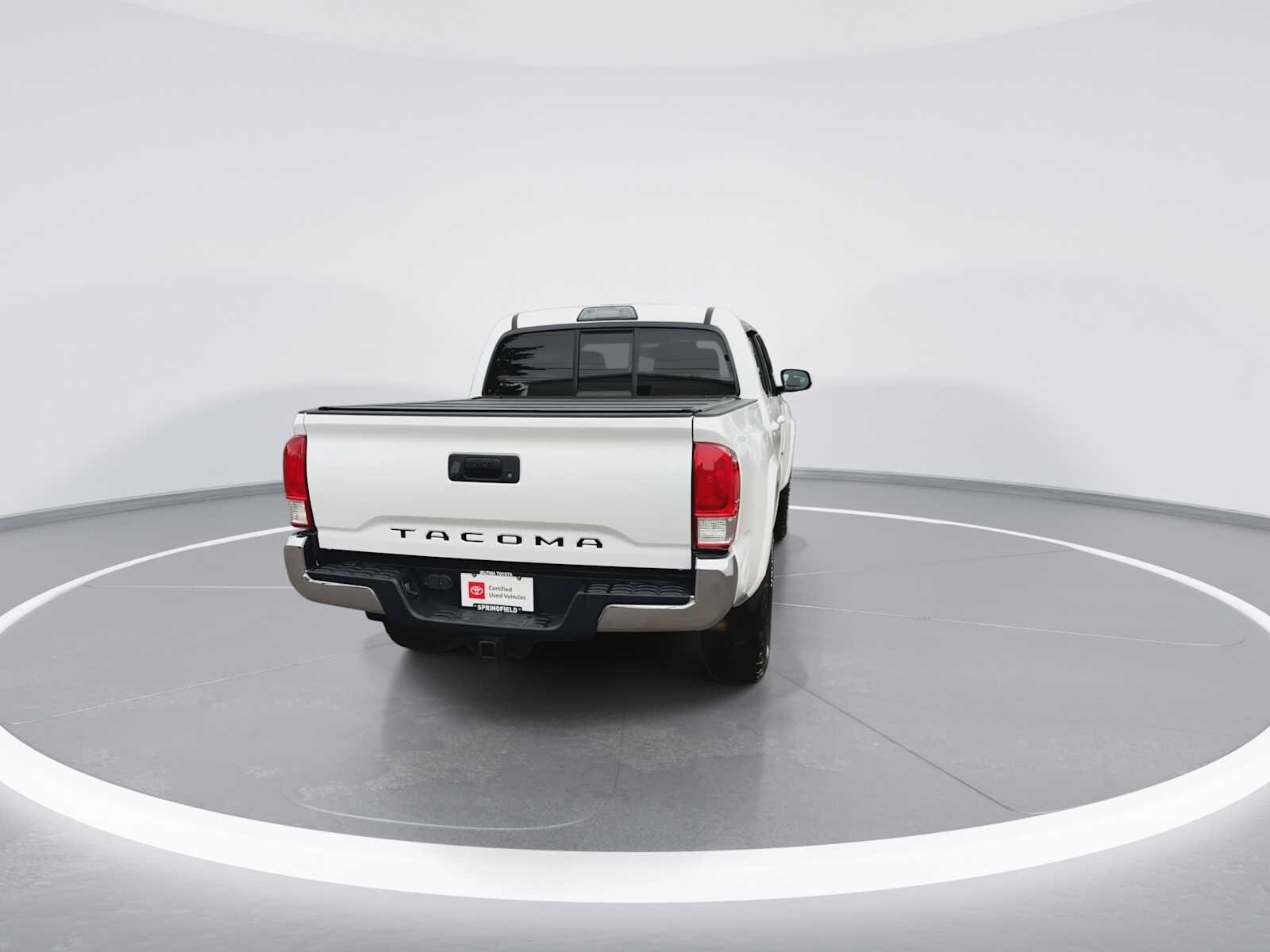 Thumbnail: 2017 Toyota Tacoma - 7