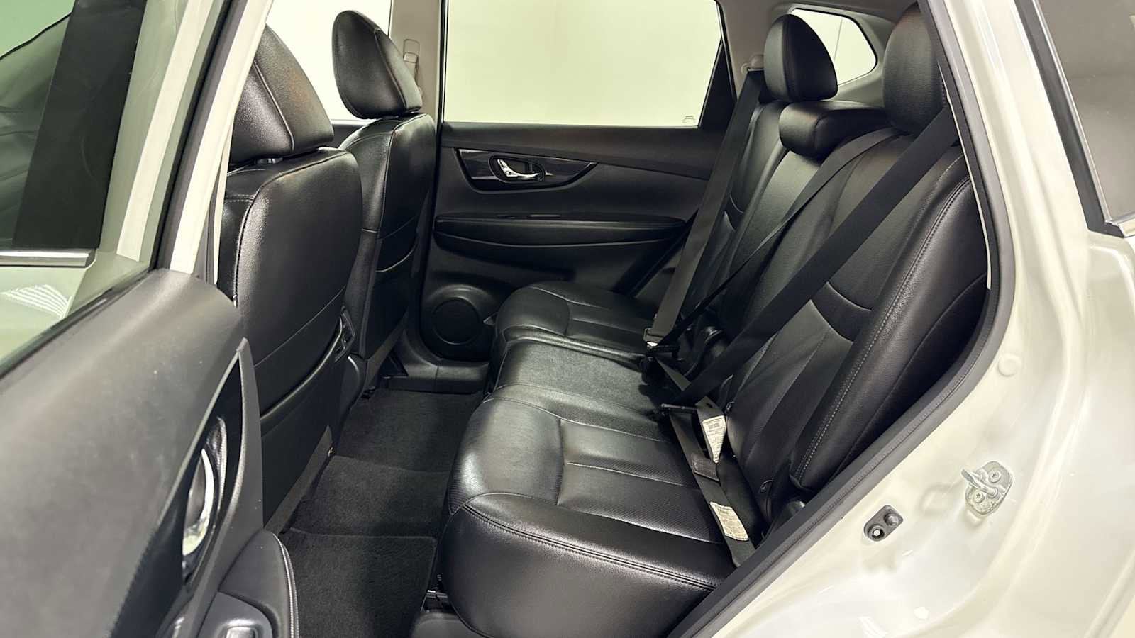 Thumbnail: 2020 Nissan Rogue - 25