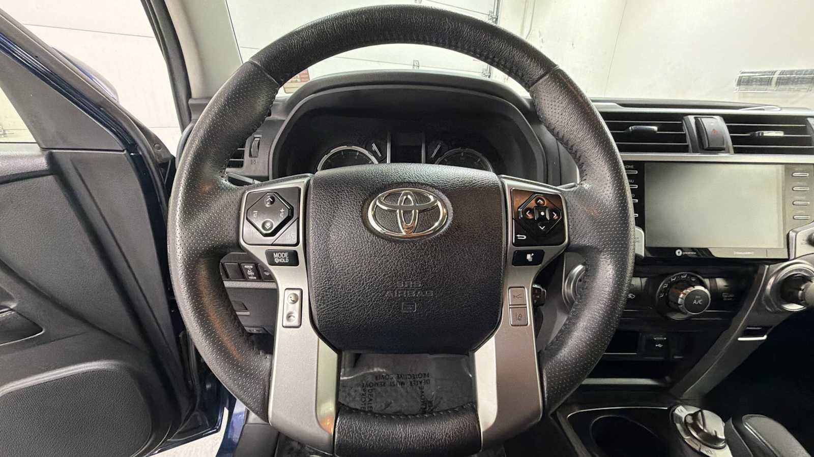 Thumbnail: 2022 Toyota 4Runner - 16