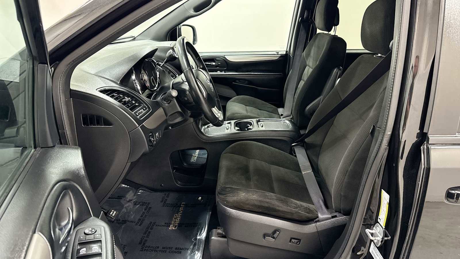 Thumbnail: 2015 Dodge Grand Caravan - 13