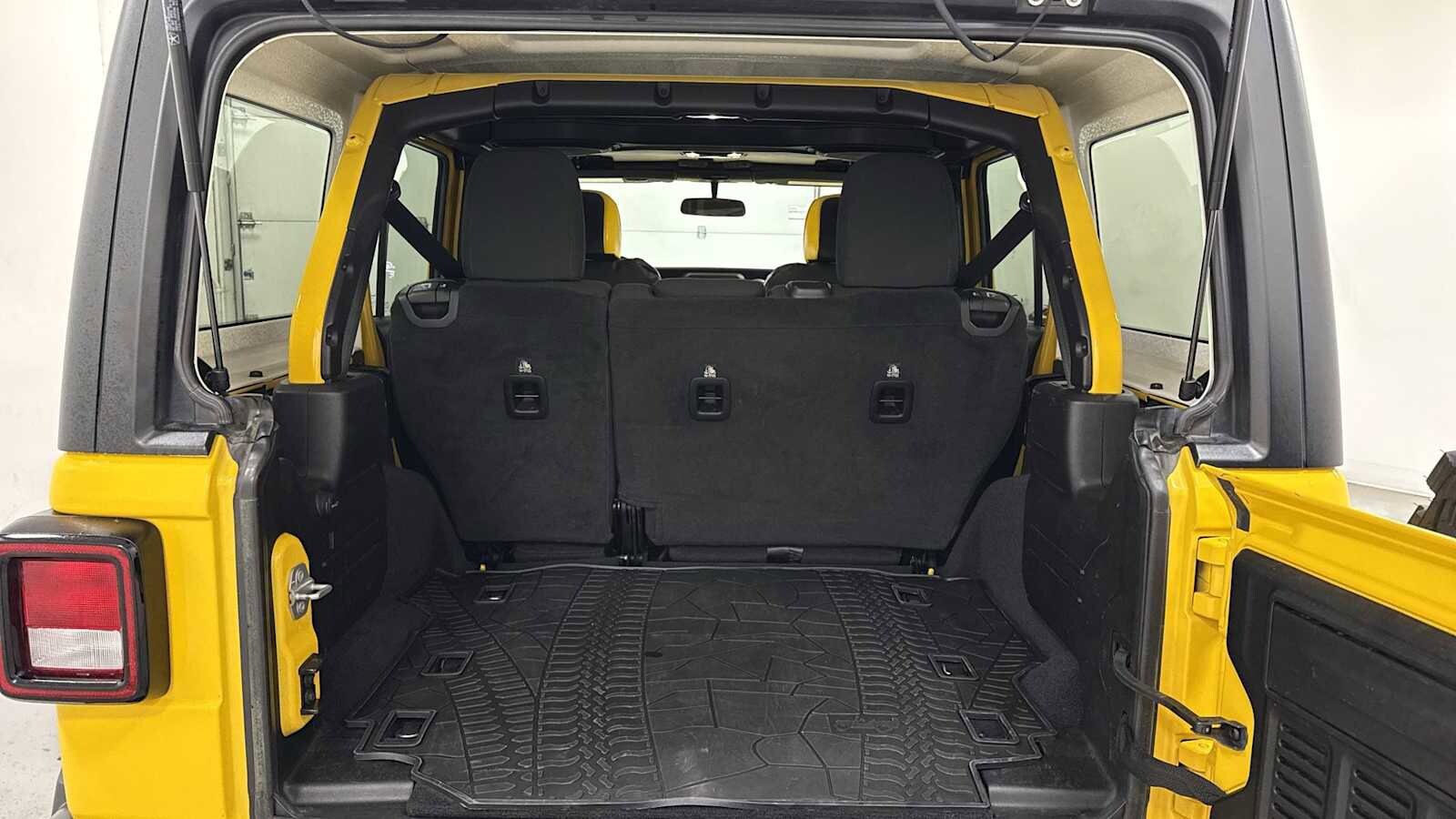 Thumbnail: 2019 Jeep Wrangler - 28