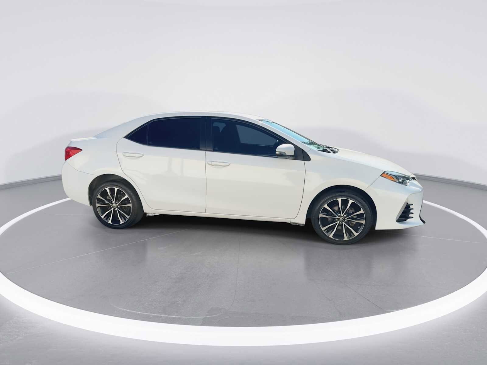 Thumbnail: 2019 Toyota Corolla - 9