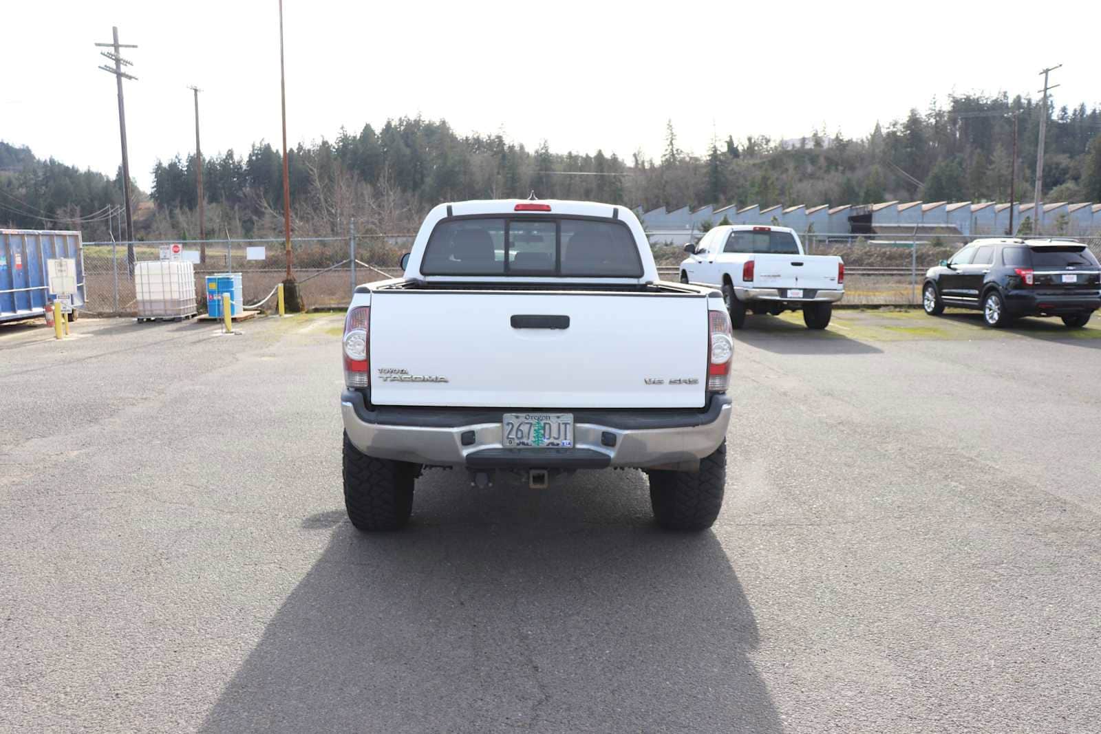 Thumbnail: 2015 Toyota Tacoma - 6