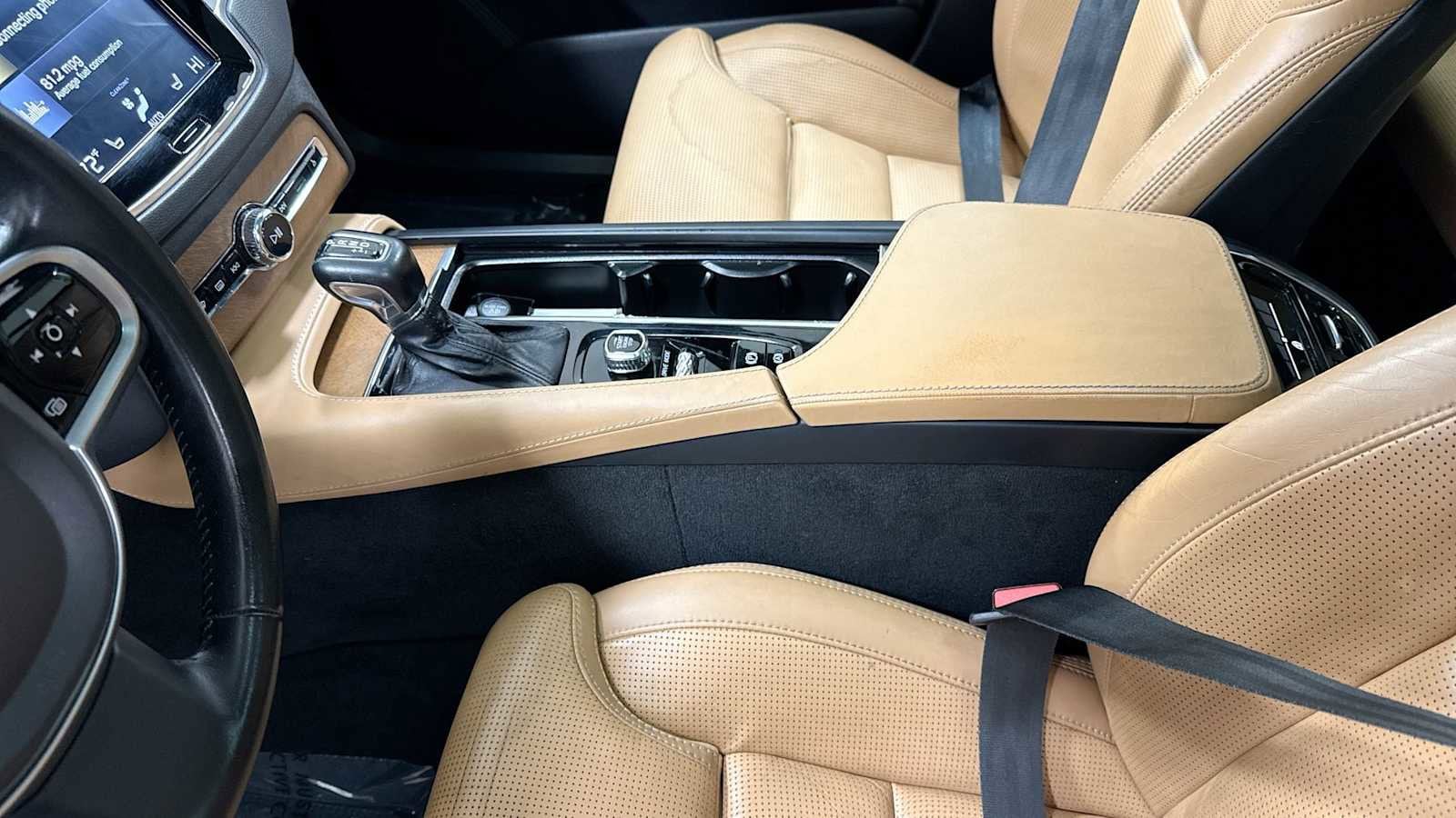 Thumbnail: 2018 Volvo XC90 - 23